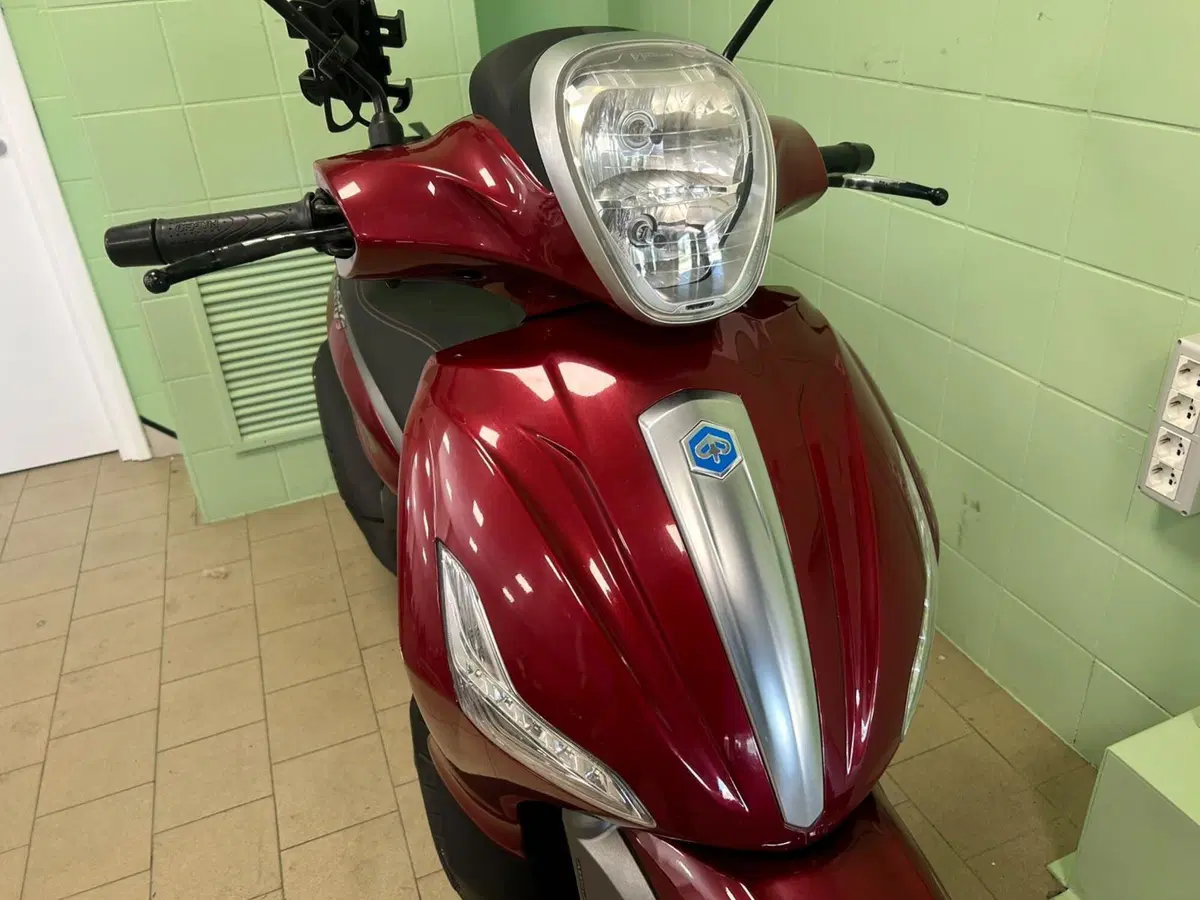 Piaggio Beverly 300 i.e. ABS-ASR (2016 - 20) (9)