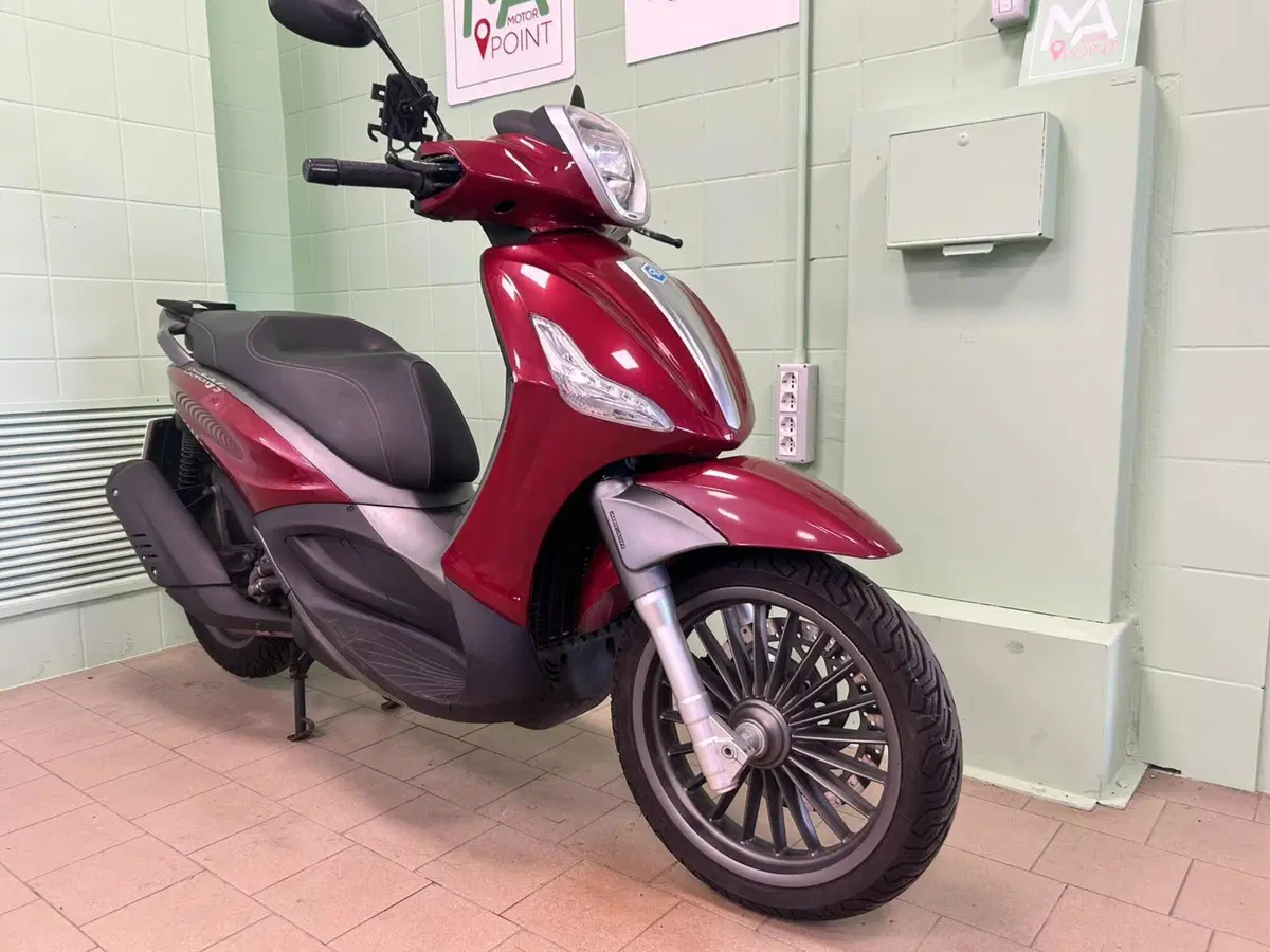Piaggio Beverly 300 i.e. ABS-ASR (2016 - 20) (12)