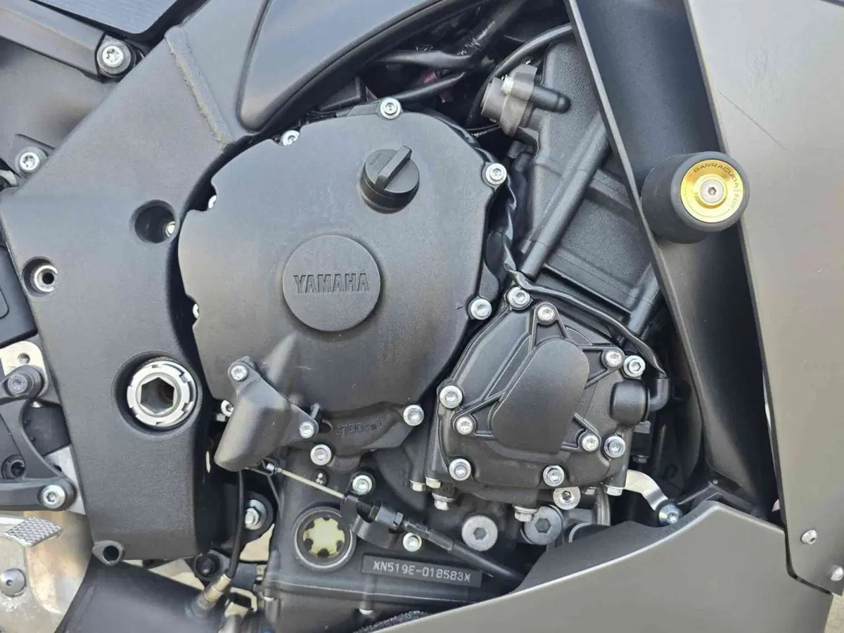 Yamaha YZF R1 (2012 - 14) (8)