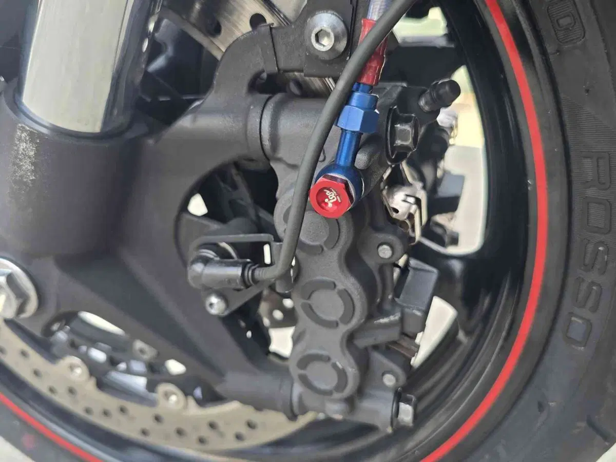 Yamaha YZF R1 (2012 - 14) (23)