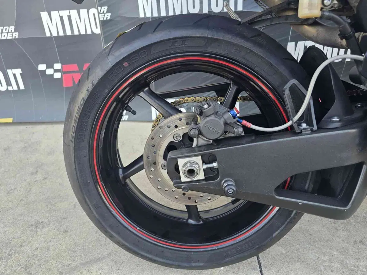 Yamaha YZF R1 (2012 - 14) (11)