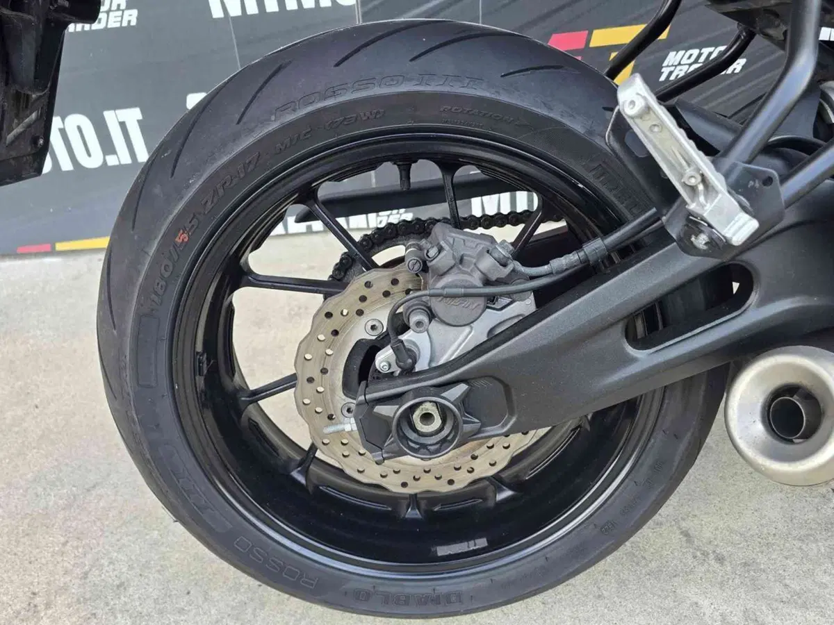 Yamaha XSR 700 ABS 60th Anniversary (2016 - 18) (11)
