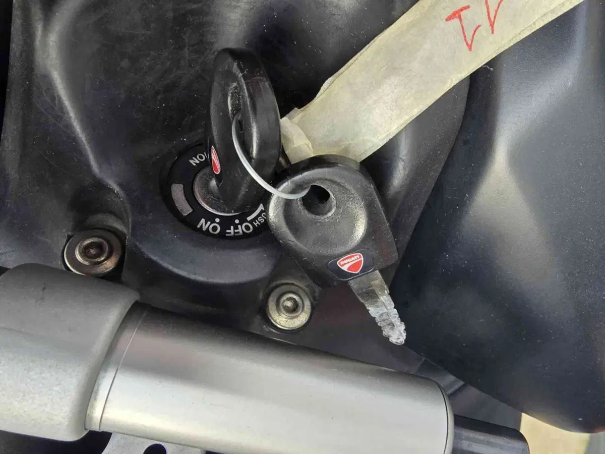 Ducati 848 (2007 - 13) (21)
