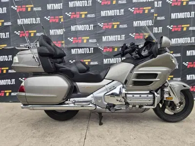 Honda GL 1800 Gold Wing (2000 - 05) usata