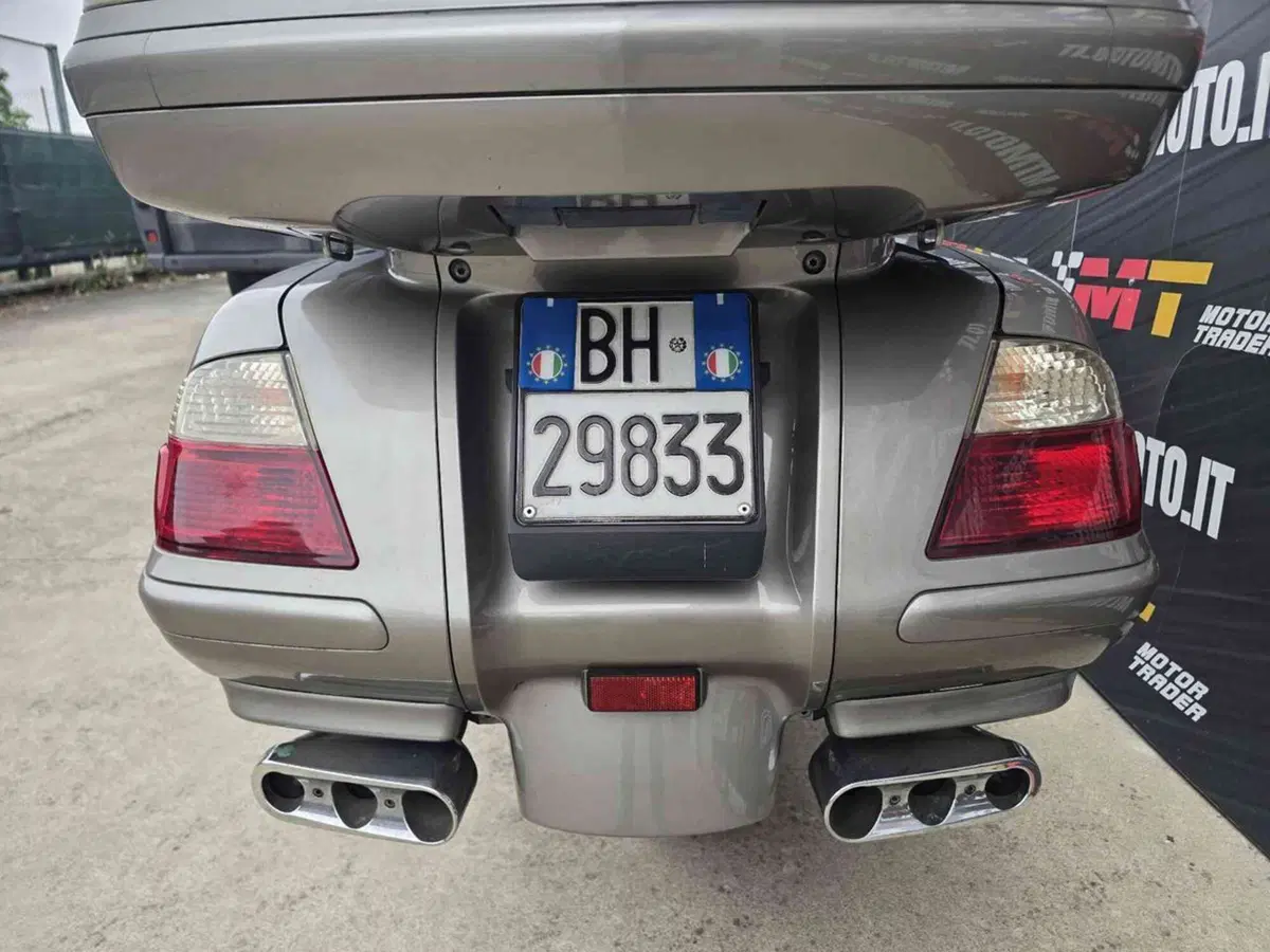 Honda GL 1800 Gold Wing (2000 - 05) (48)