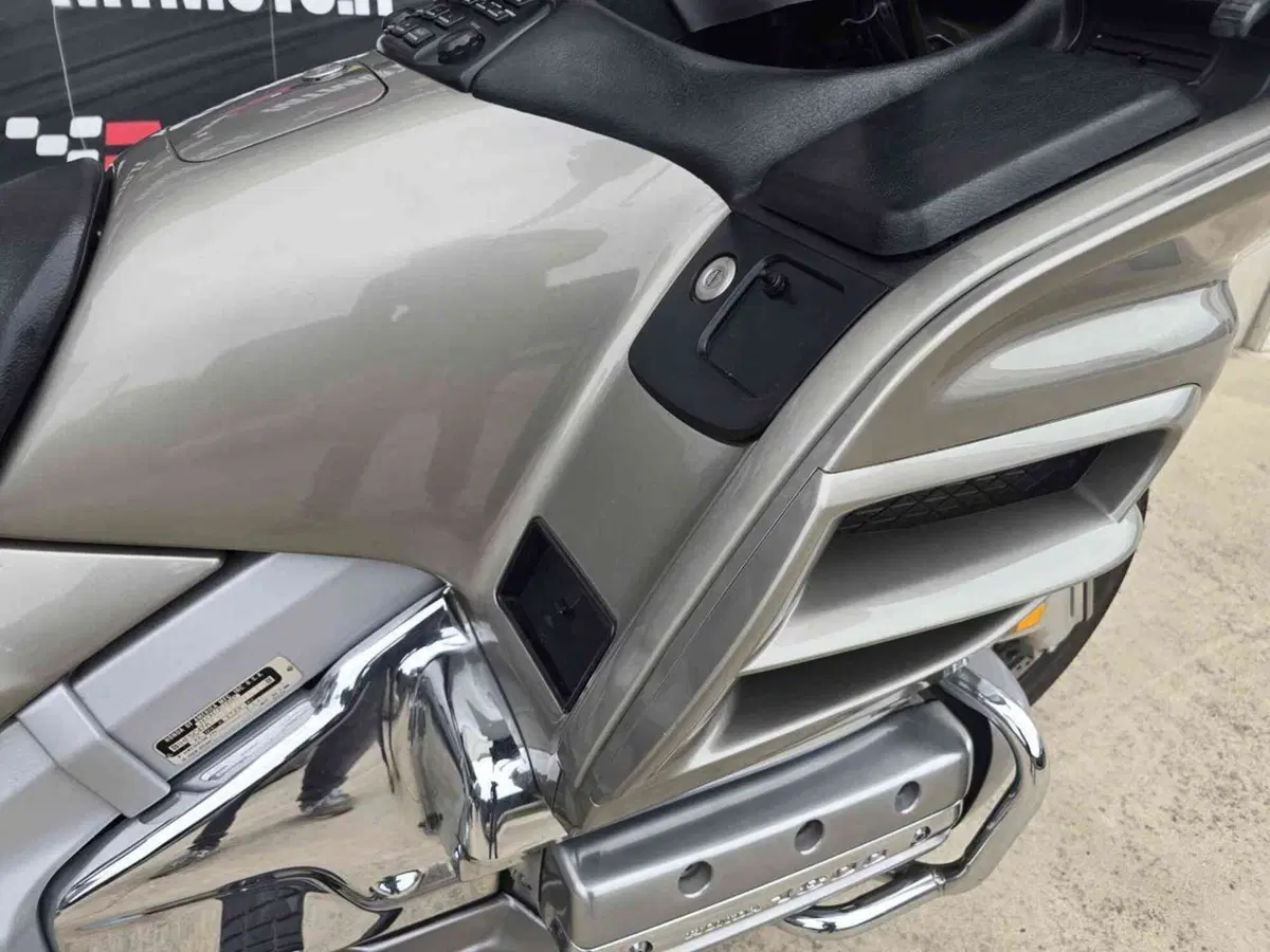 Honda GL 1800 Gold Wing (2000 - 05) (20)