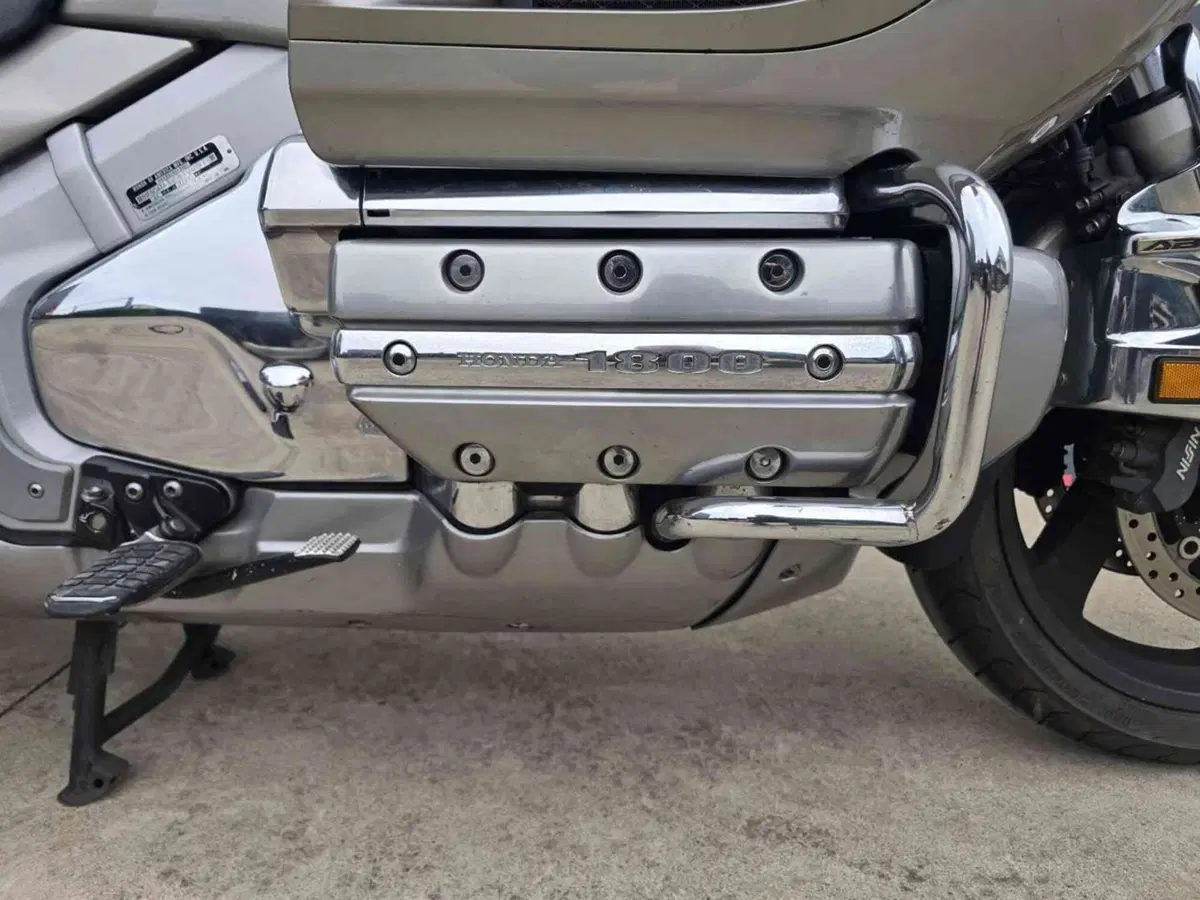 Honda GL 1800 Gold Wing (2000 - 05) (9)