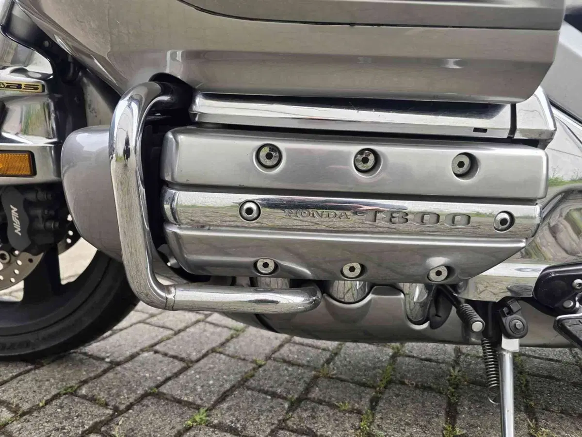 Honda GL 1800 Gold Wing (2000 - 05) (10)