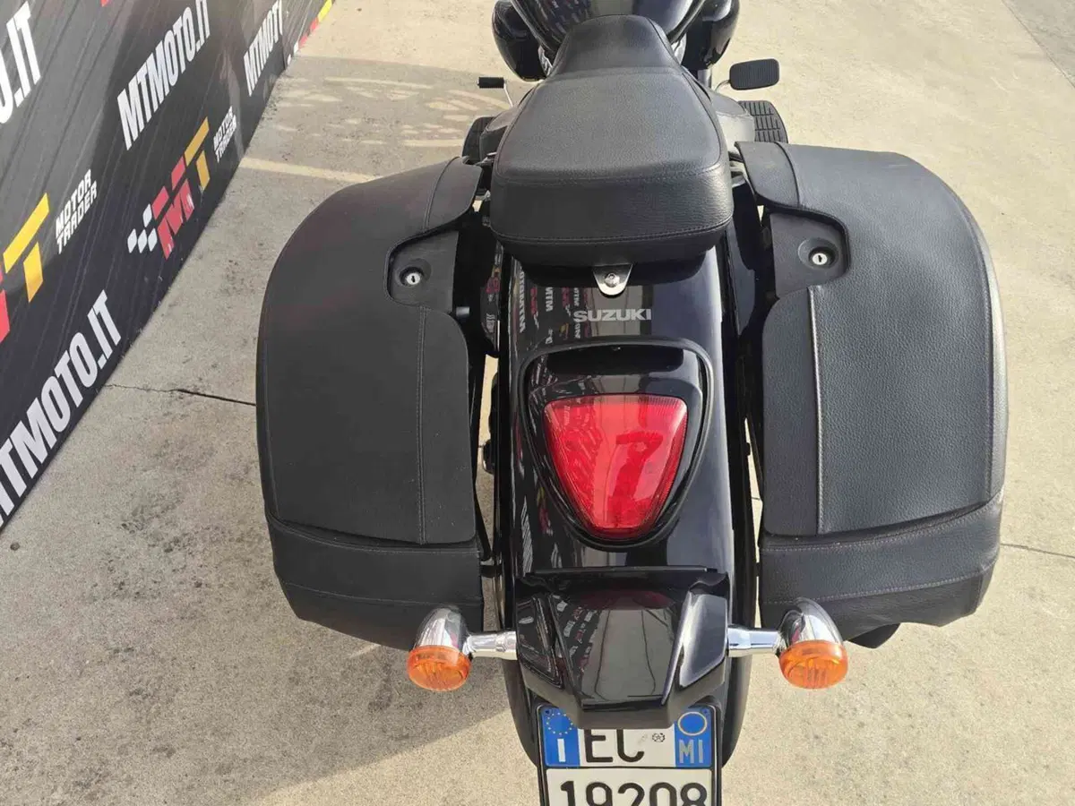 Suzuki Intruder C 1500 T (2013 - 16) (14)