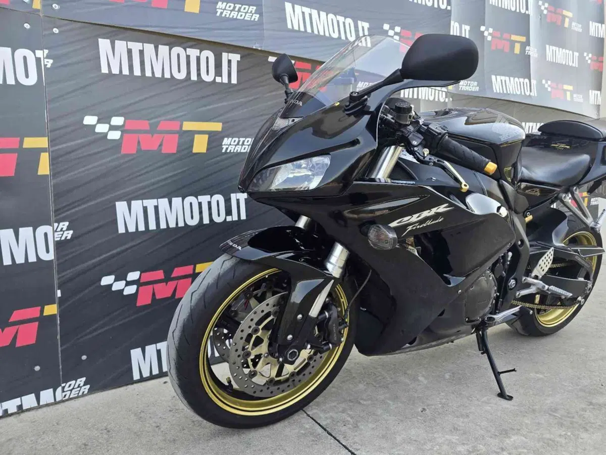 Honda CBR 1000 RR Fireblade (2006 - 07) (4)