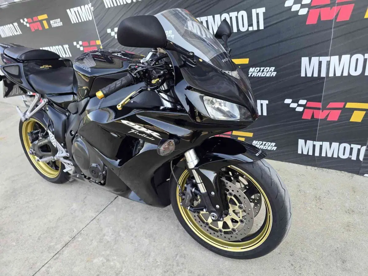 Honda CBR 1000 RR Fireblade (2006 - 07) (5)
