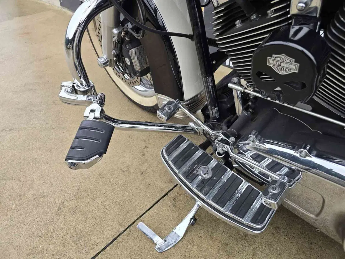 Harley-Davidson 103 Road King Classic (2011 - 13) - FLHRC (12)