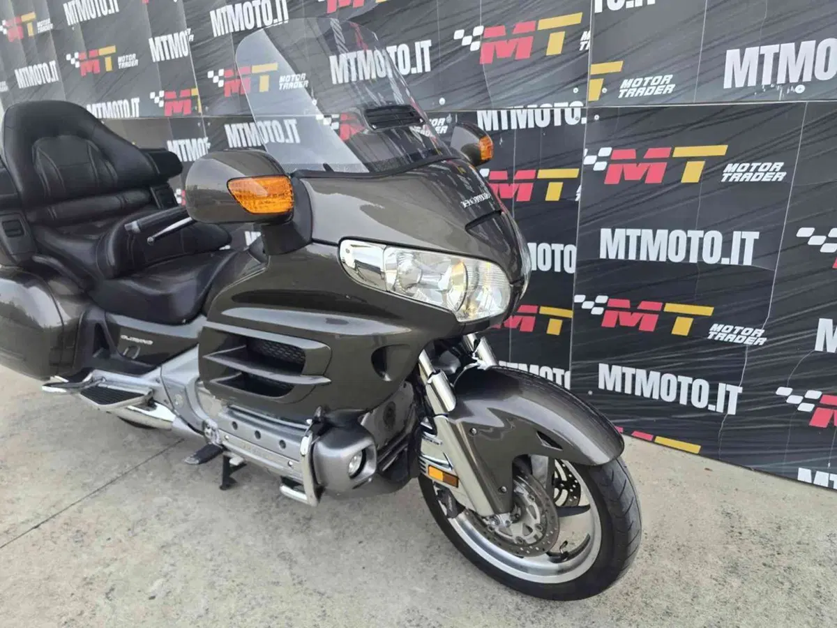 Honda GL 1800 Gold Wing (2007 - 11) (3)