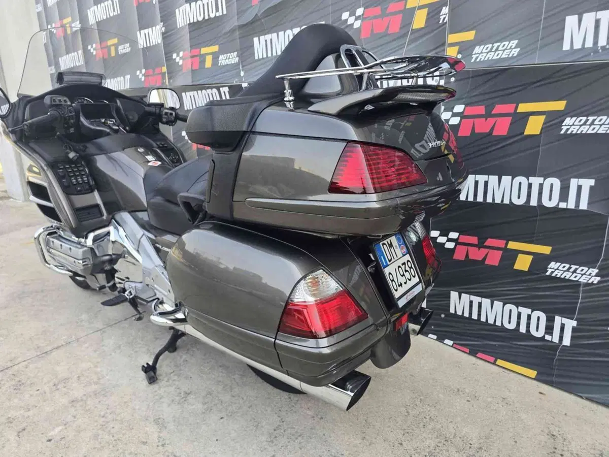 Honda GL 1800 Gold Wing (2007 - 11) (6)