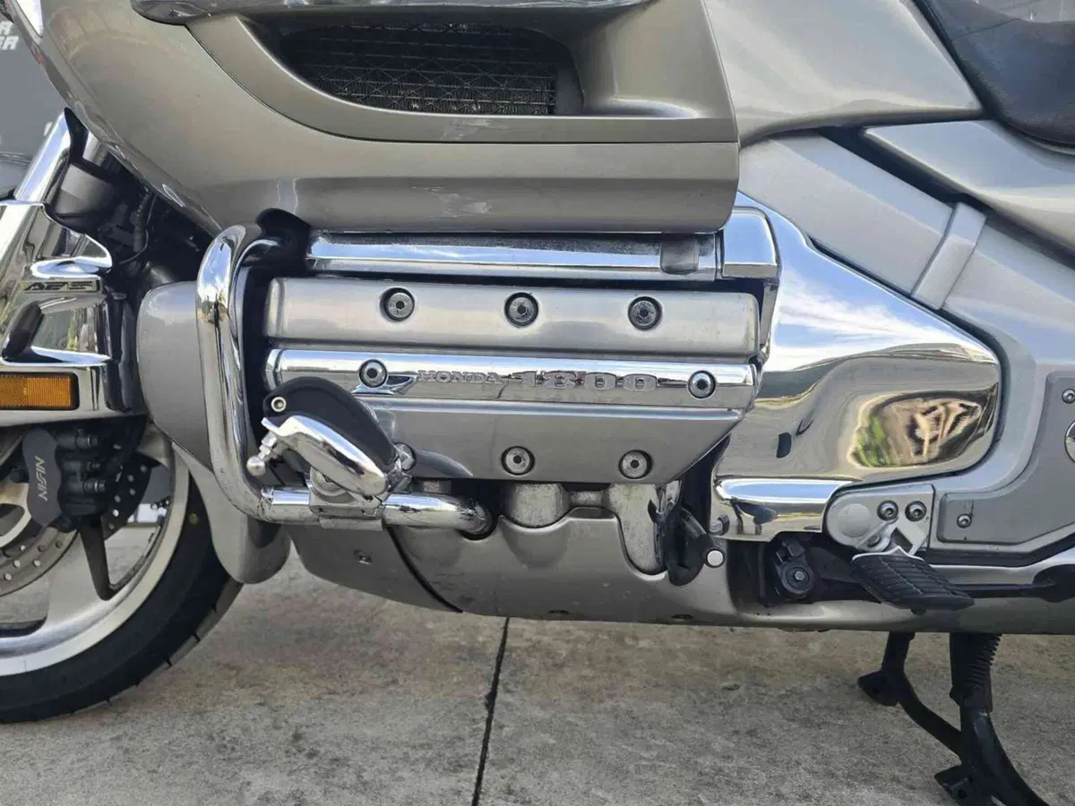 Honda GL 1800 Gold Wing (2000 - 05) (12)