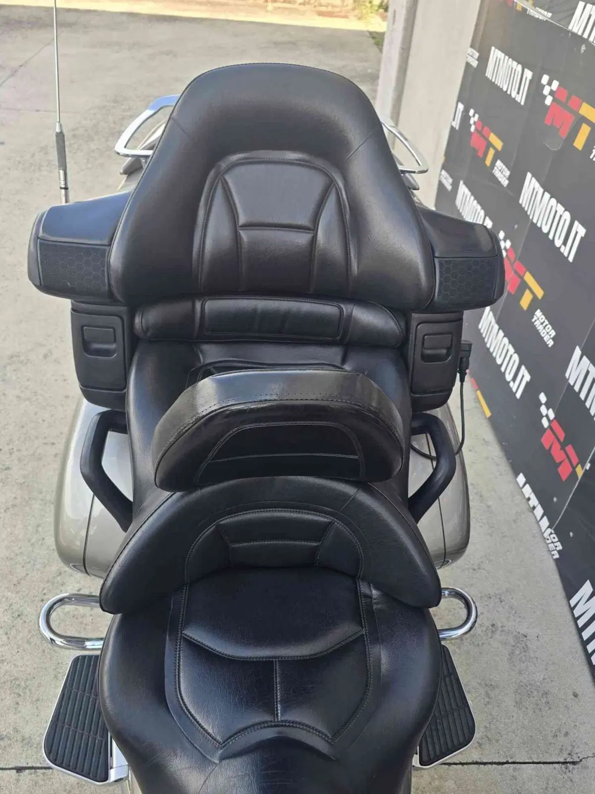 Honda GL 1800 Gold Wing (2000 - 05) (24)