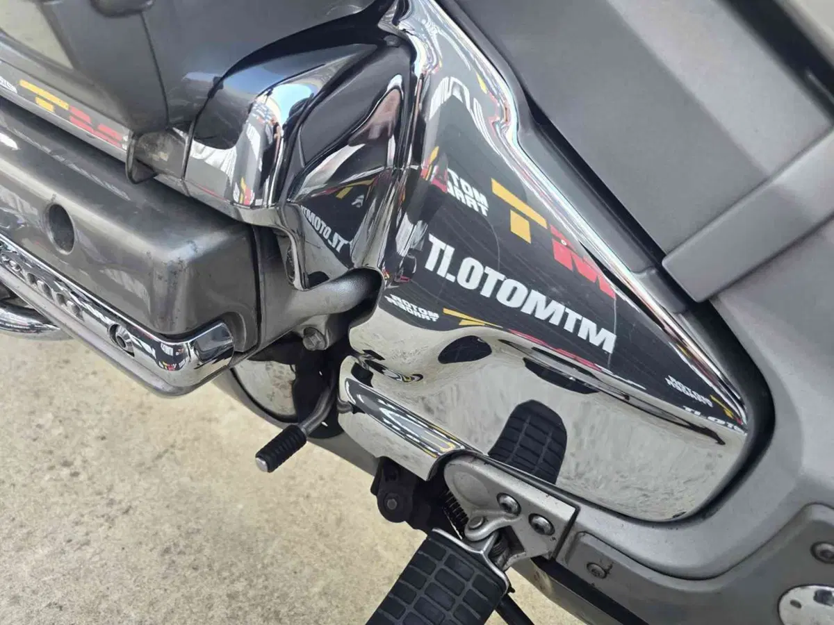 Honda GL 1800 Gold Wing (2000 - 05) (20)