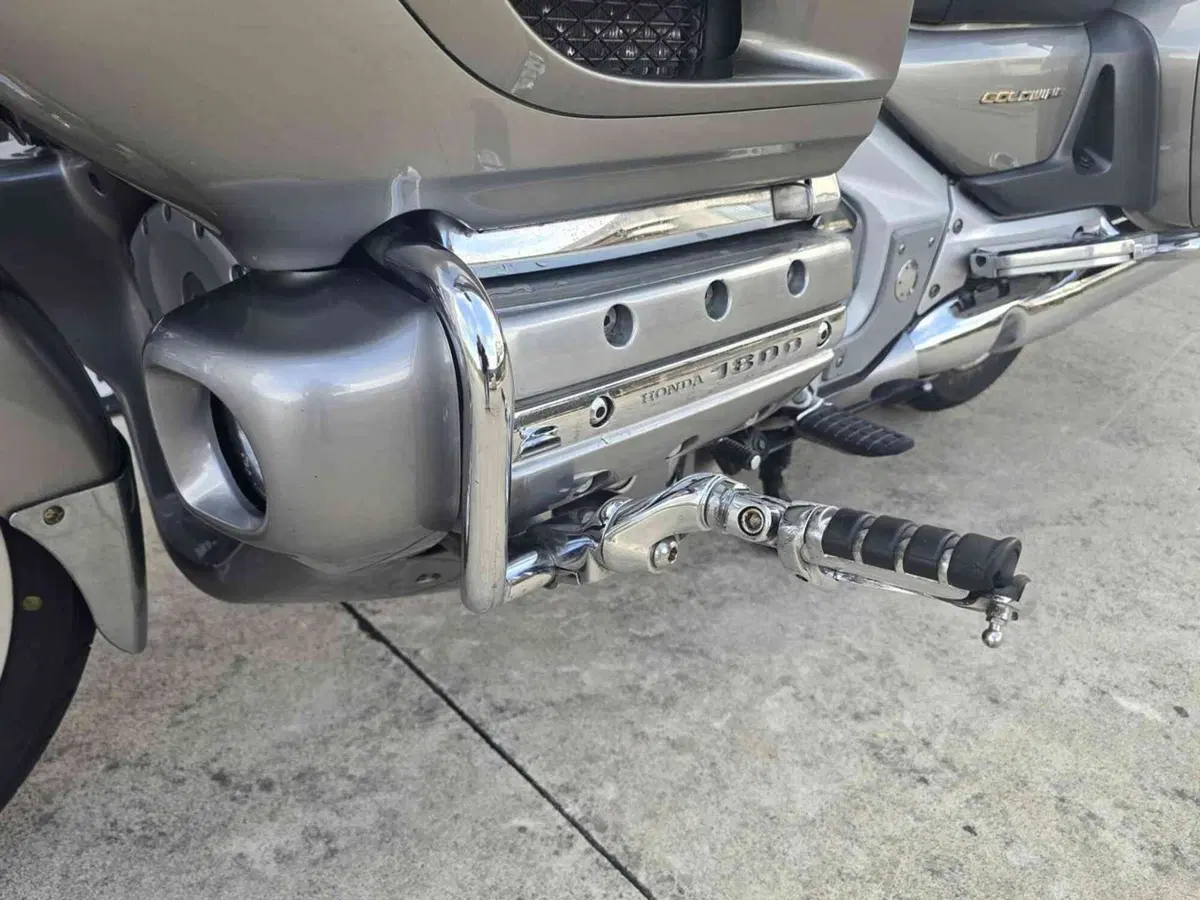 Honda GL 1800 Gold Wing (2000 - 05) (9)