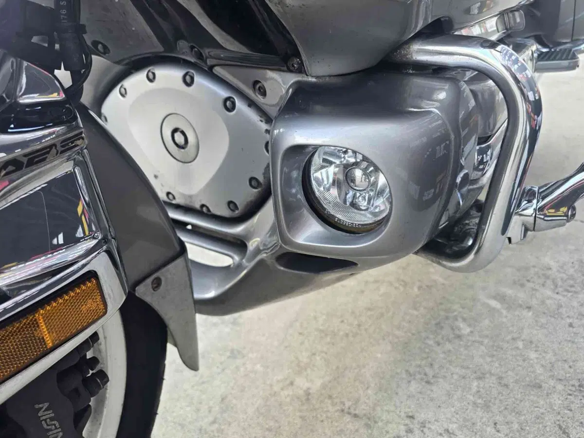 Honda GL 1800 Gold Wing (2000 - 05) (51)