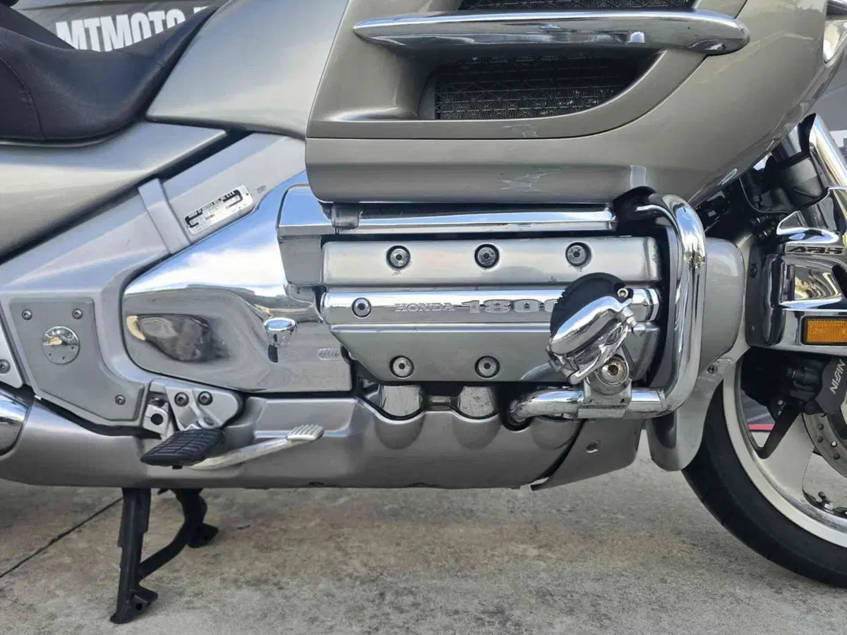 Honda GL 1800 Gold Wing (2000 - 05) (11)