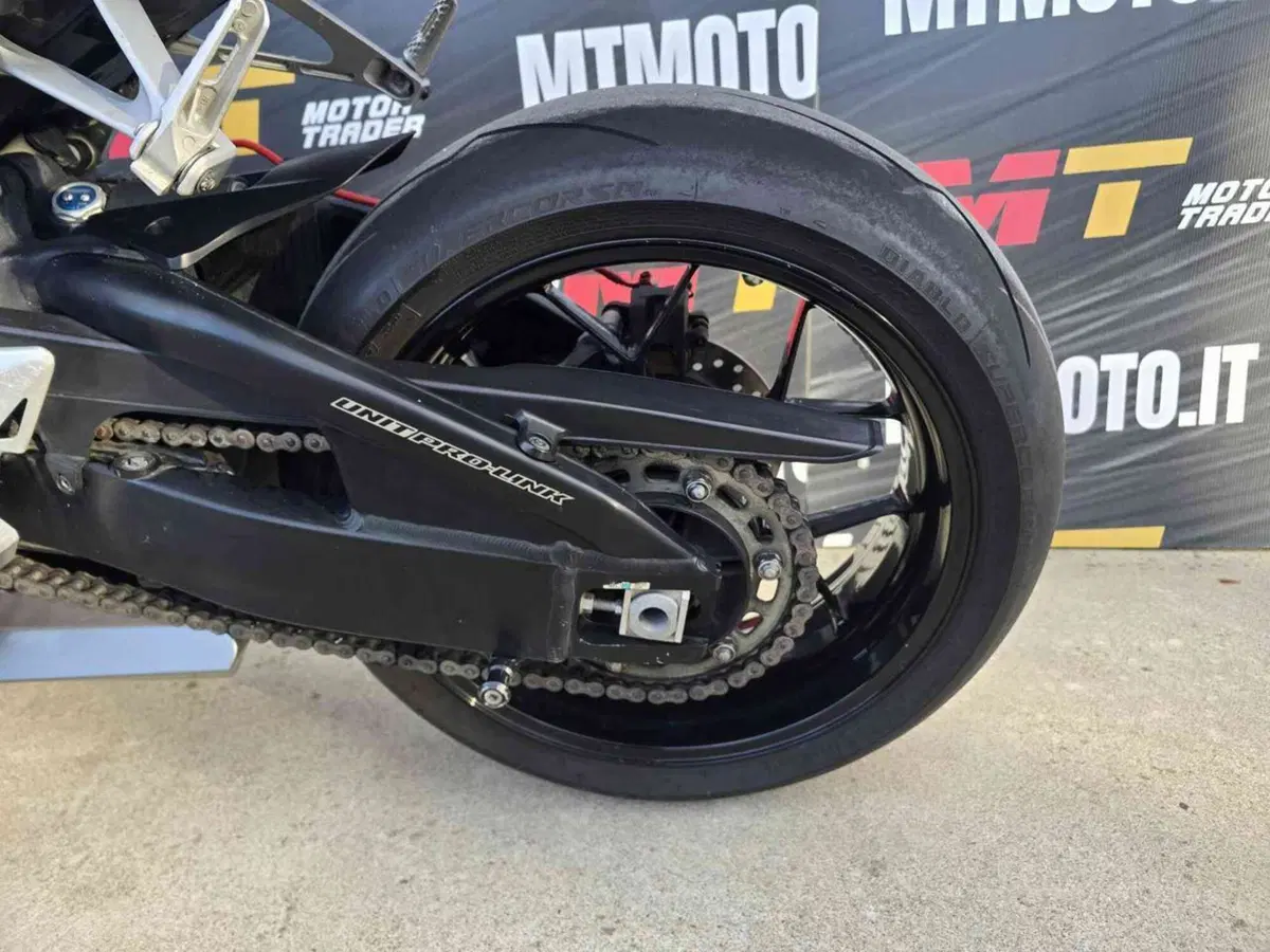 Honda CBR 1000 RR Fireblade (2012 - 16) (12)