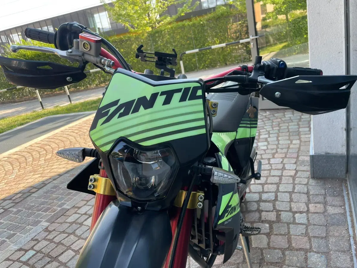 Fantic Motor XMF 125 Motard Competition 4T (2023 - 24) (9)