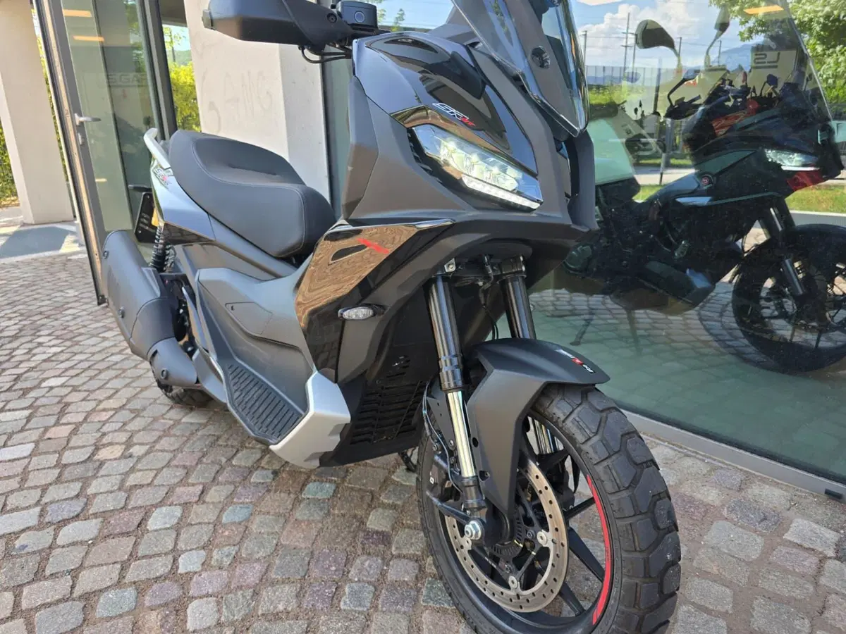 Aprilia SR GT 400 (2026) (6)