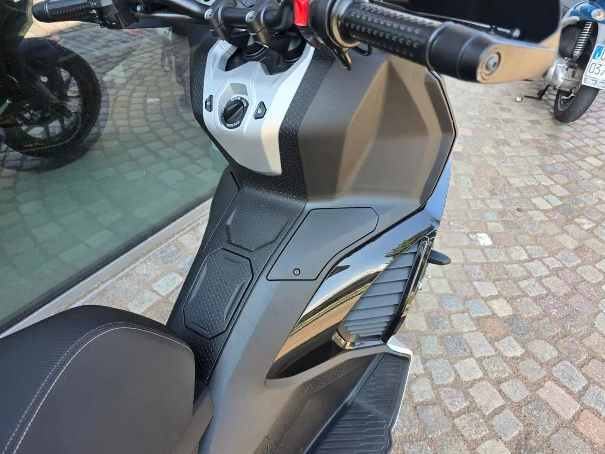 Aprilia SR GT 400 (2026) (8)