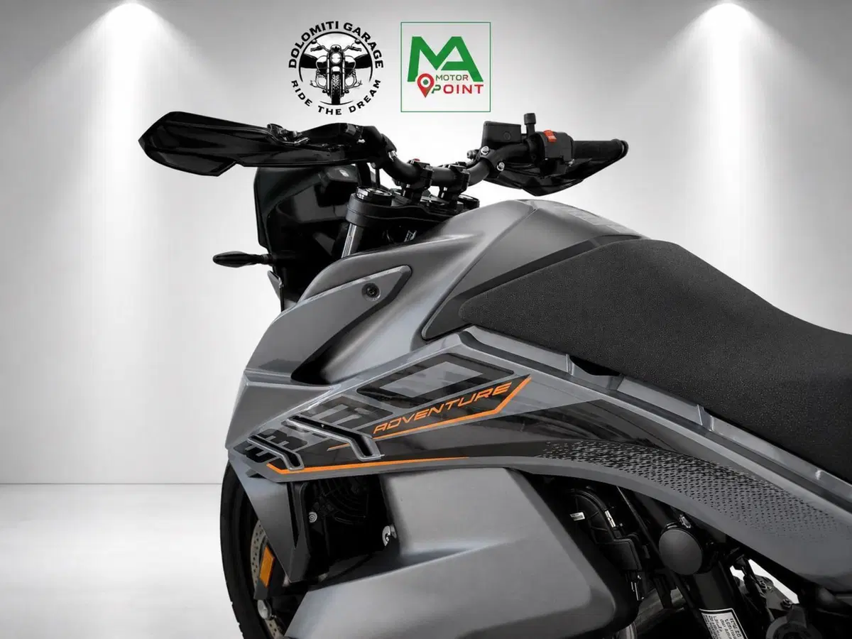 KTM 890 Adventure (2022) (3)
