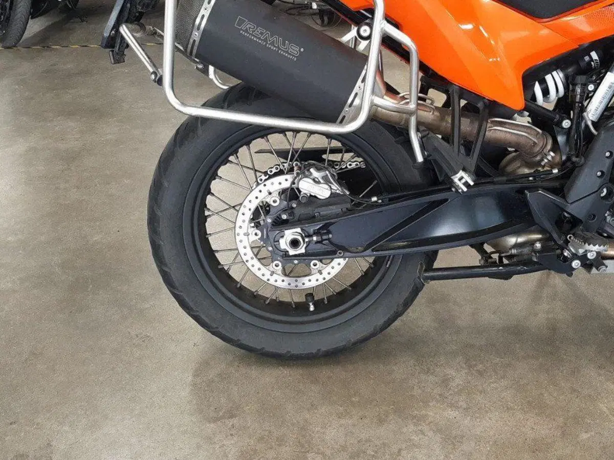 KTM 890 Adventure (2022) (9)