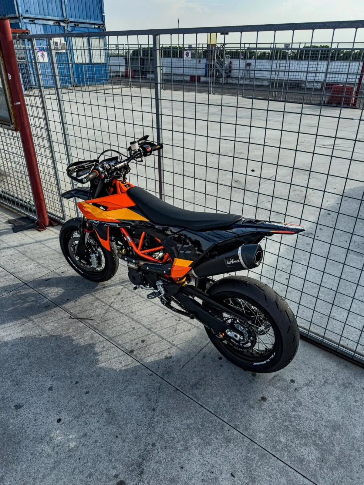KTM 690 SMC R (2023 - 25) (3)