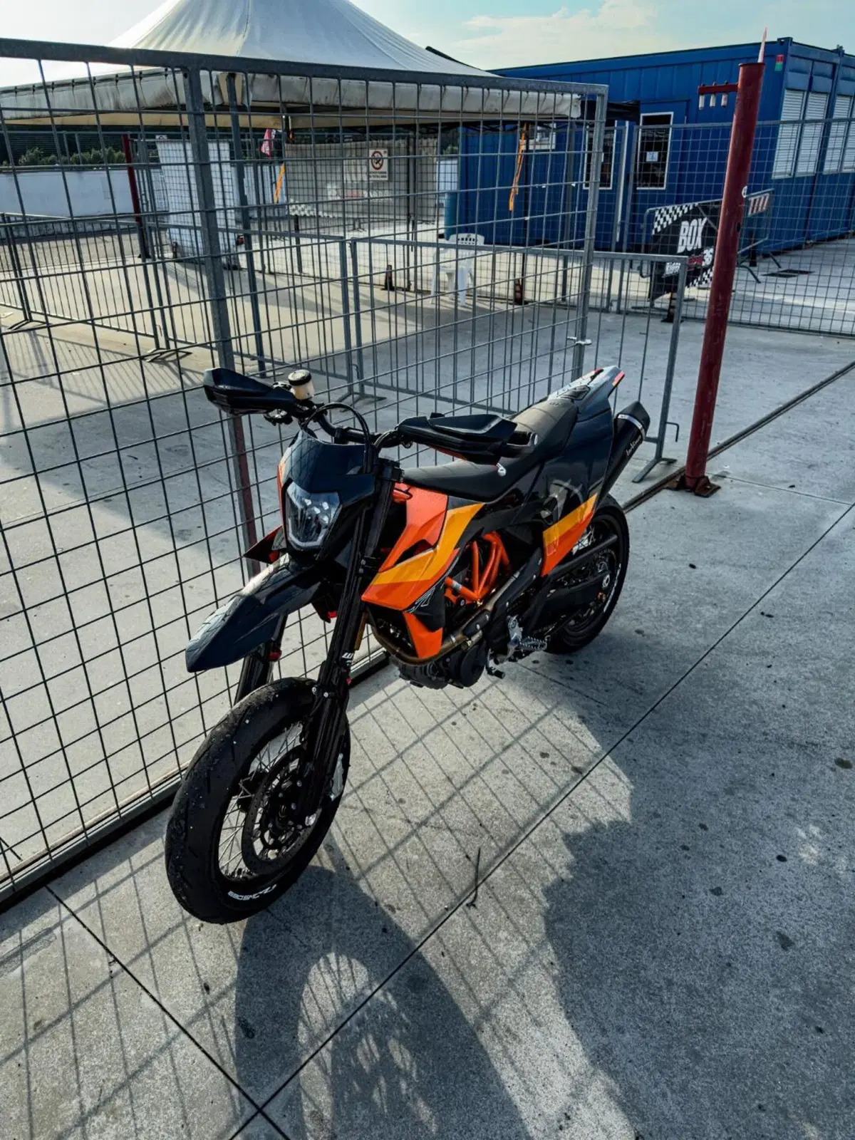 KTM 690 SMC R (2023 - 25) (4)