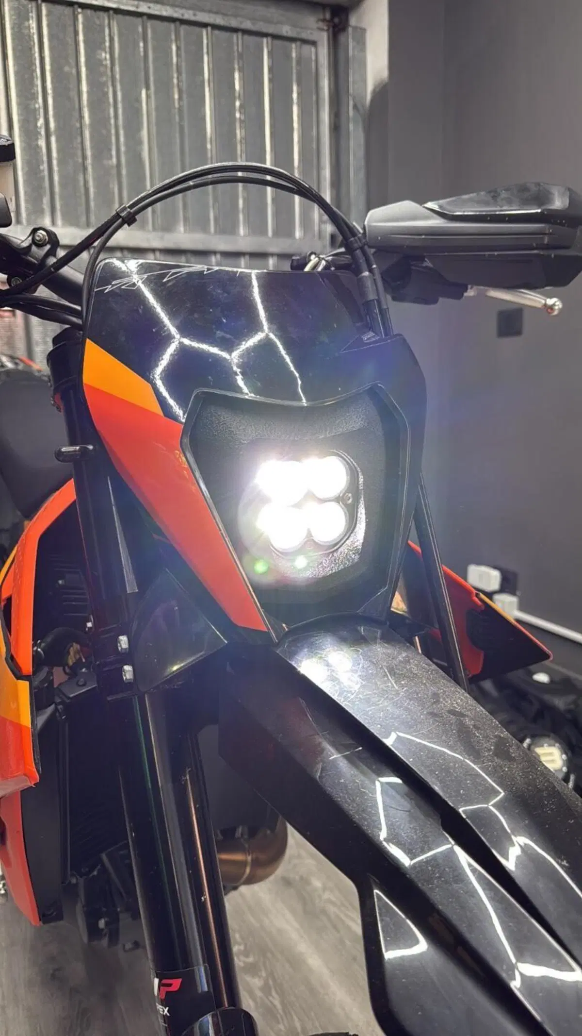 KTM 690 SMC R (2023 - 25) (6)