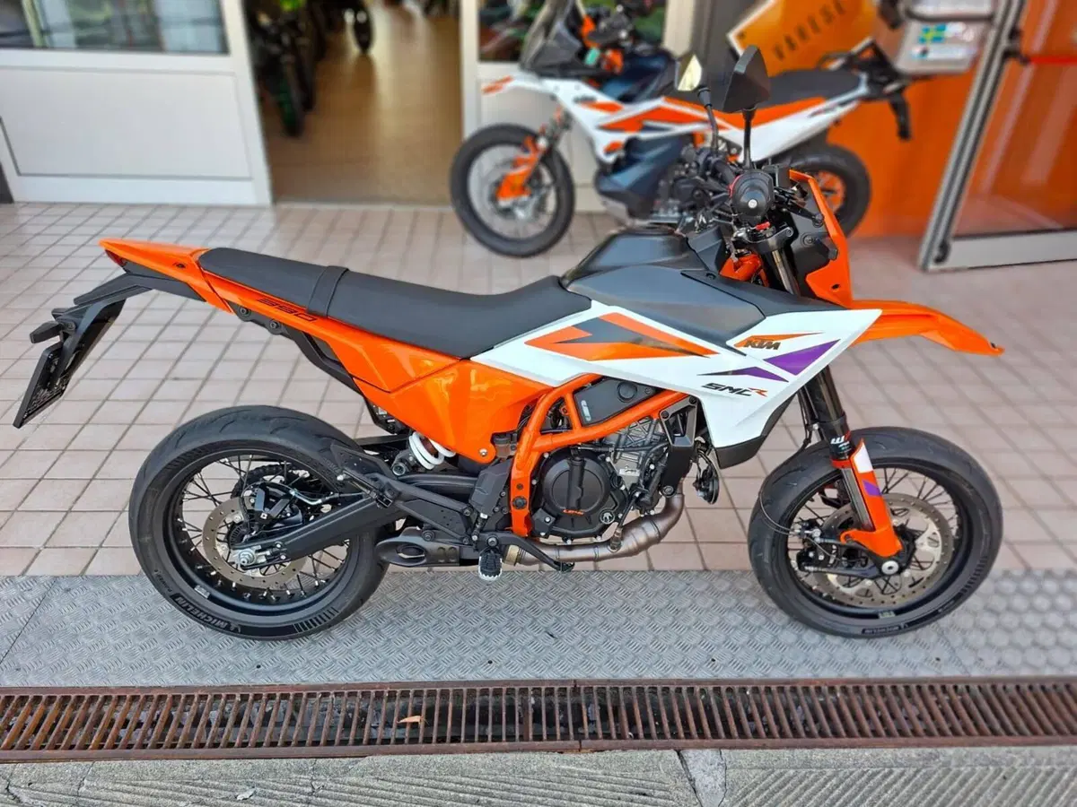 KTM 390 SMC R (2025 - 26) (2)