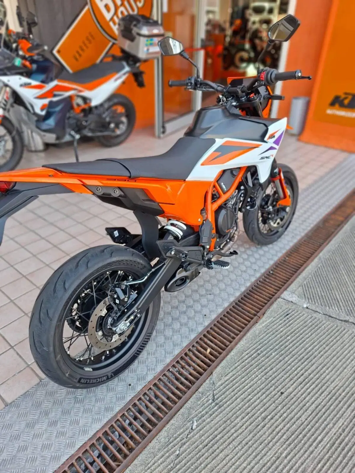 KTM 390 SMC R (2025 - 26) (3)