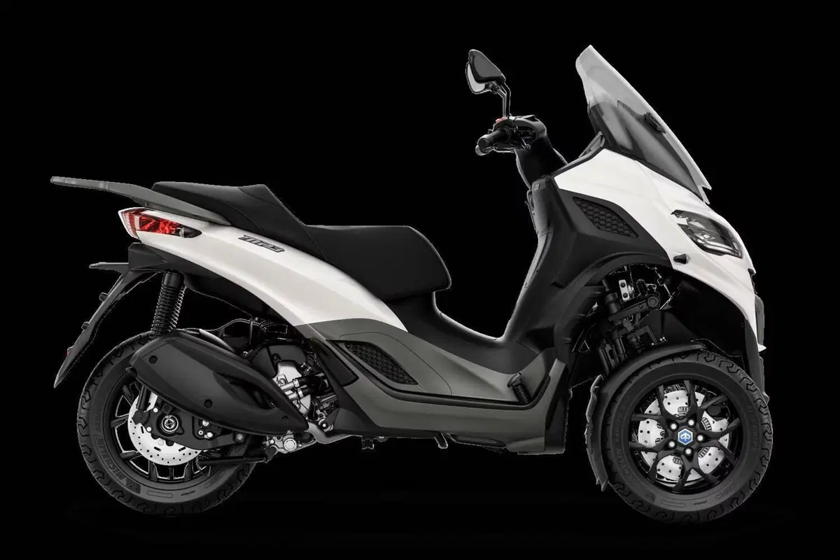 Piaggio MP3 310 (2025 - 26) (2)