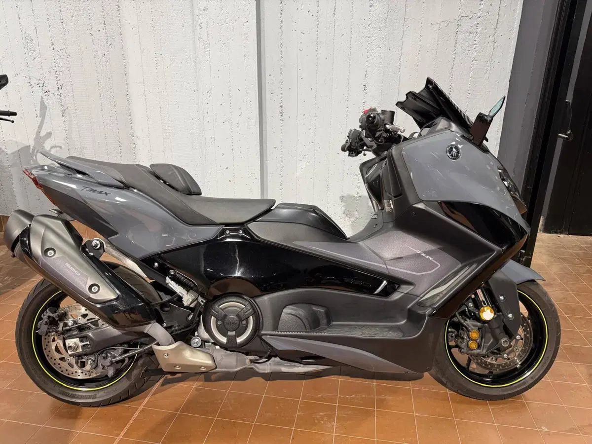 Yamaha T-Max 560 Tech Max (2022 - 24)