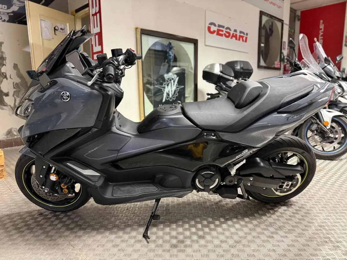 Yamaha T-Max 560 Tech Max (2022 - 24) (3)