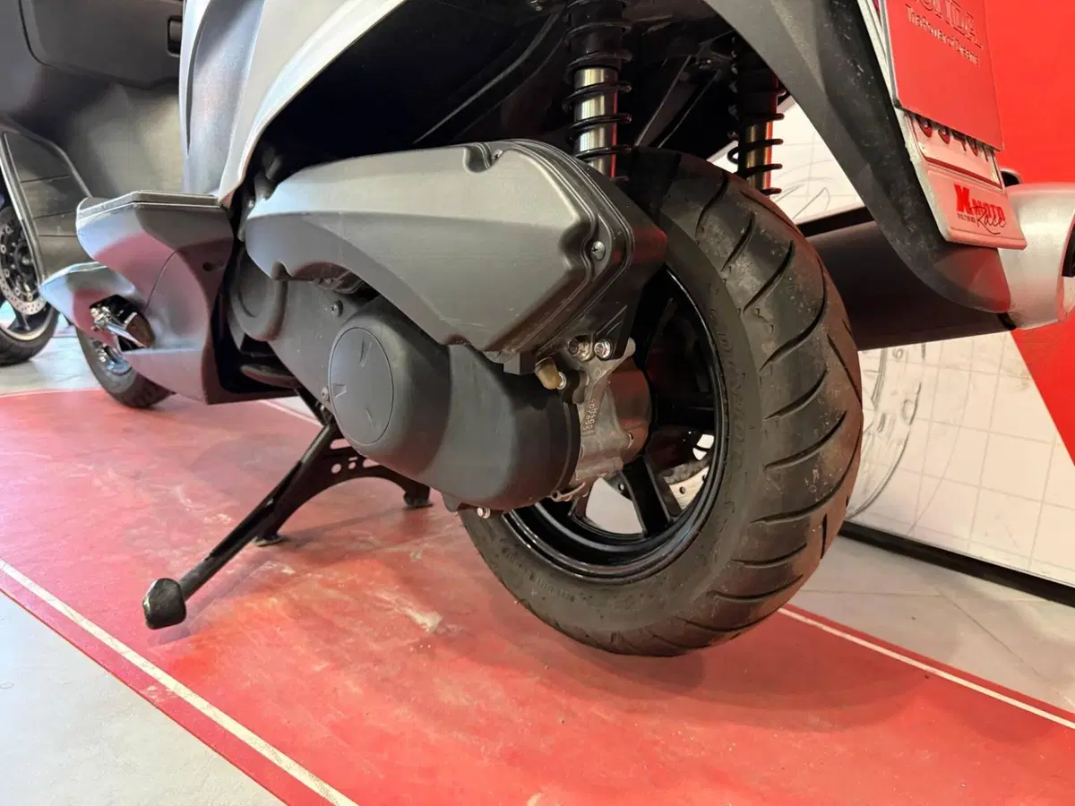 Suzuki Burgman UH 200 (2017 - 20) (8)