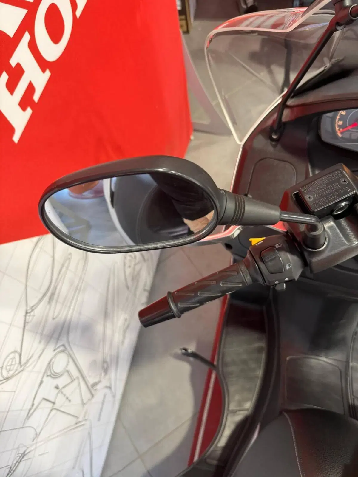 Suzuki Burgman UH 200 (2017 - 20) (12)
