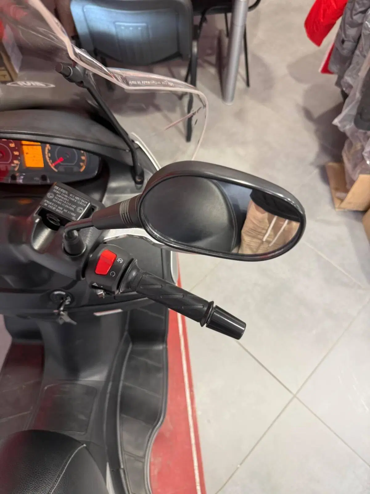 Suzuki Burgman UH 200 (2017 - 20) (14)