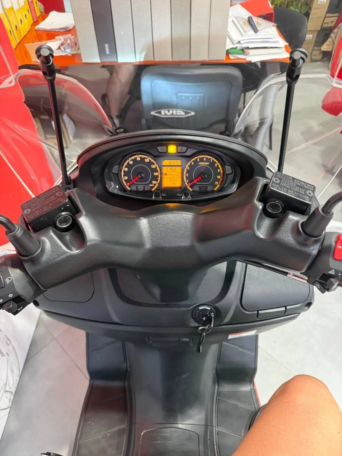 Suzuki Burgman UH 200 (2017 - 20) (13)