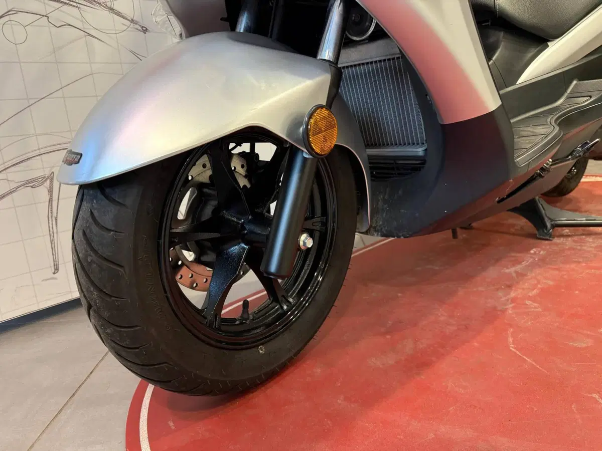 Suzuki Burgman UH 200 (2017 - 20) (10)