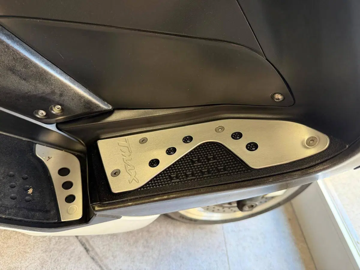 Yamaha T-Max 500 White Max (2010 - 11) (10)