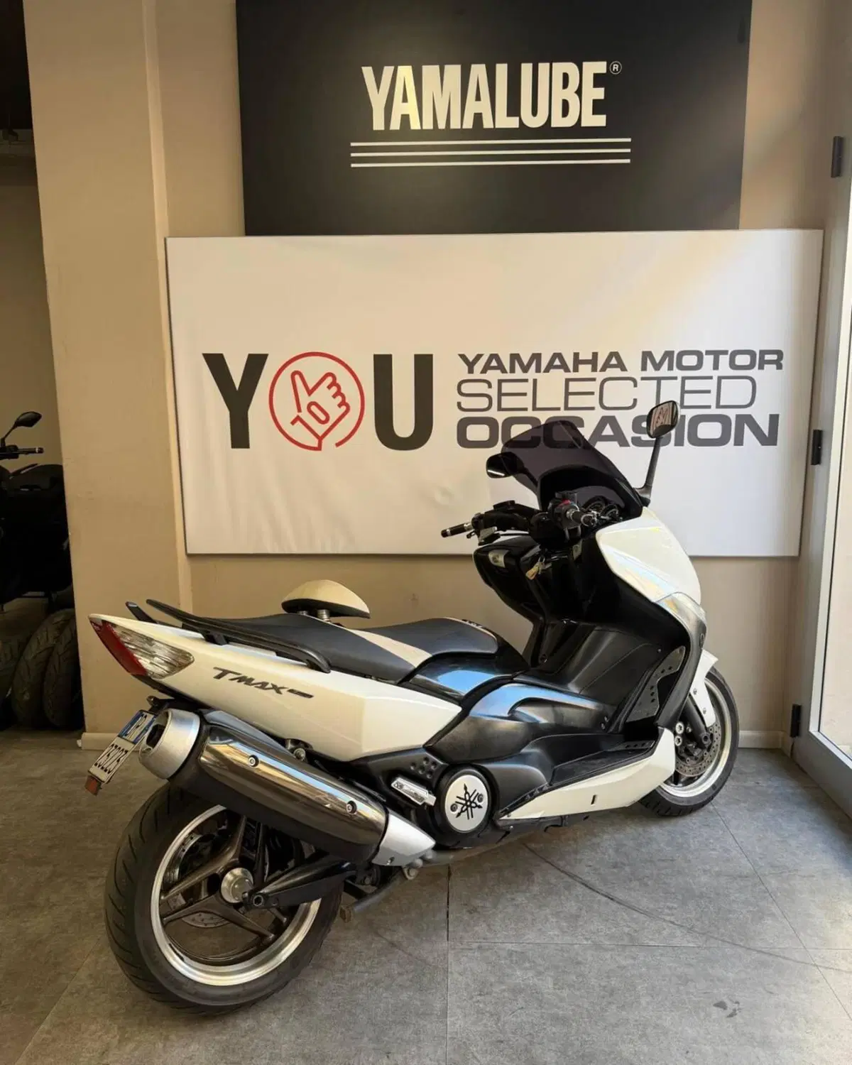 Yamaha T-Max 500 White Max (2010 - 11) (3)