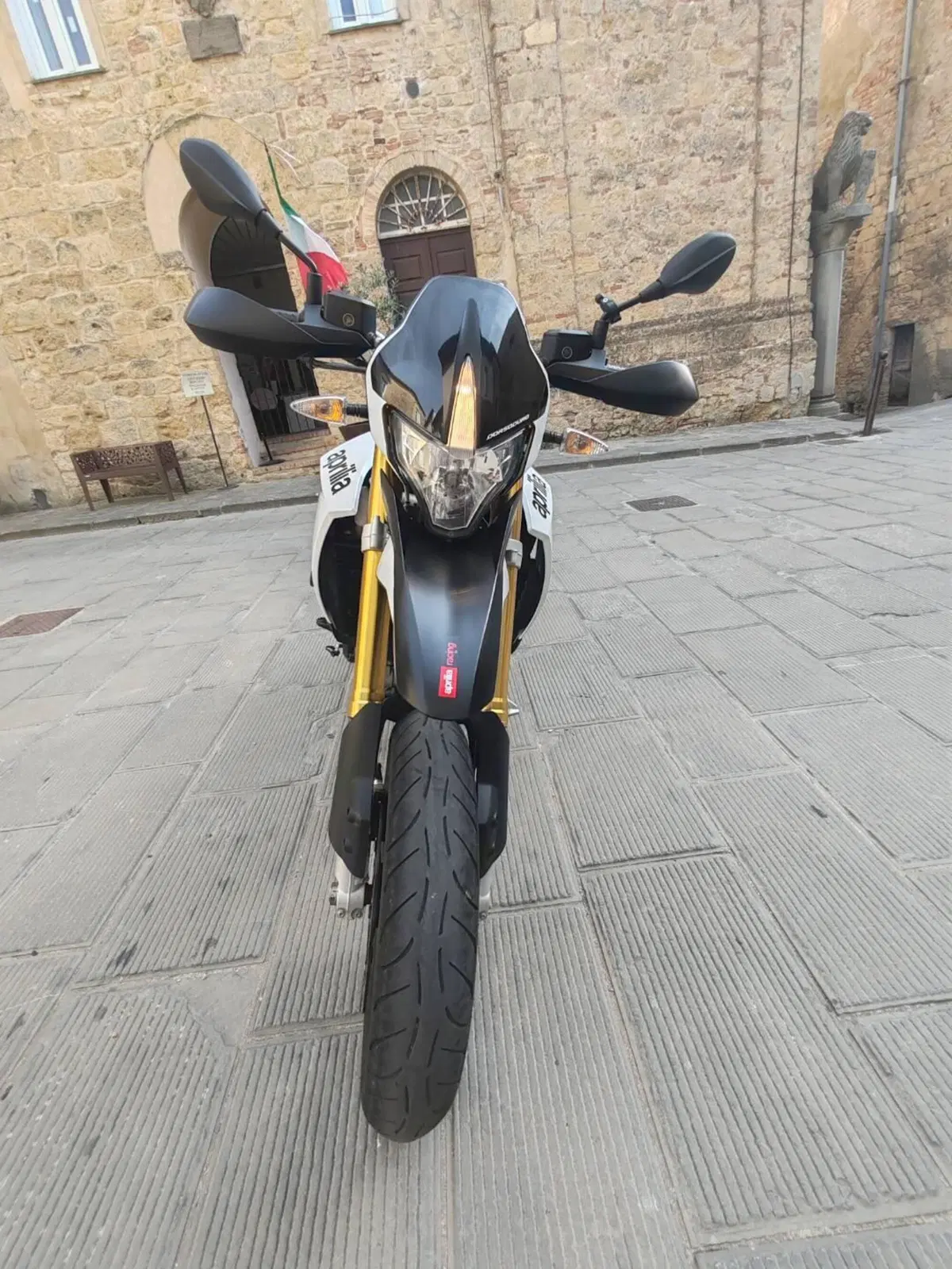 Aprilia Dorsoduro 750 (2009 - 14) (9)