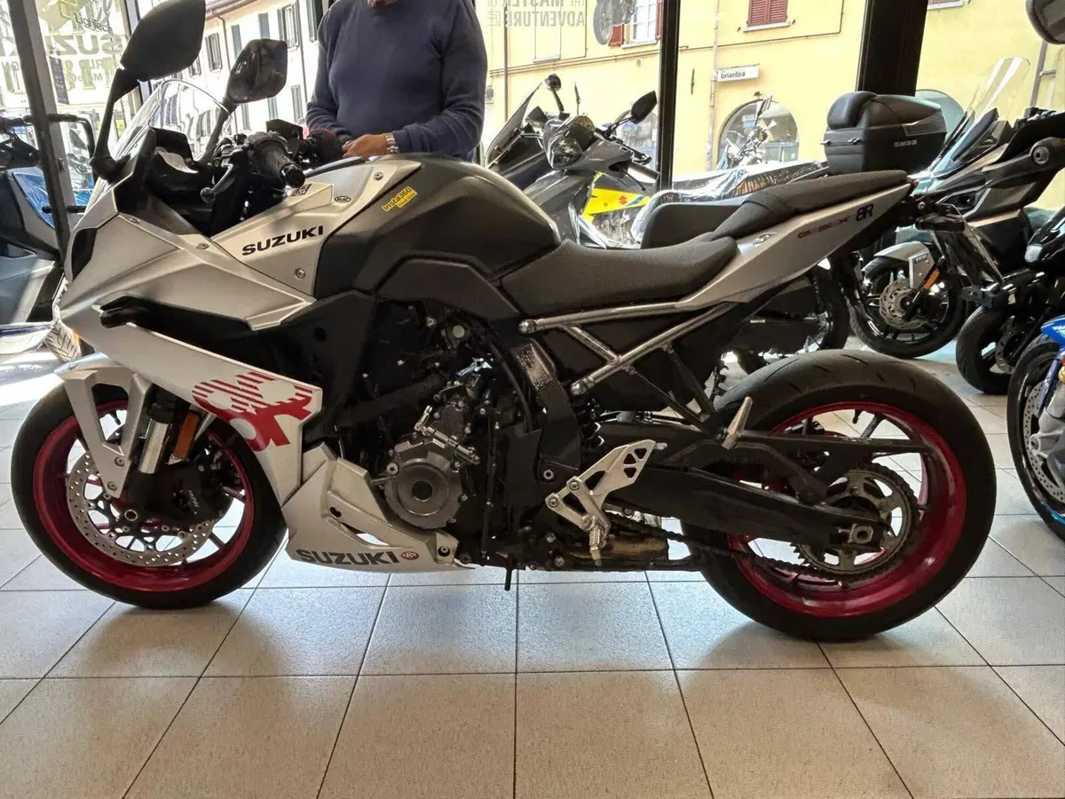 Suzuki GSX-8R (2024 - 26)