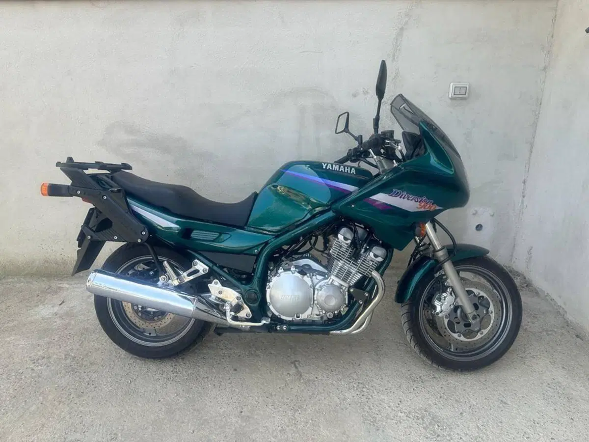 Yamaha XJ 900