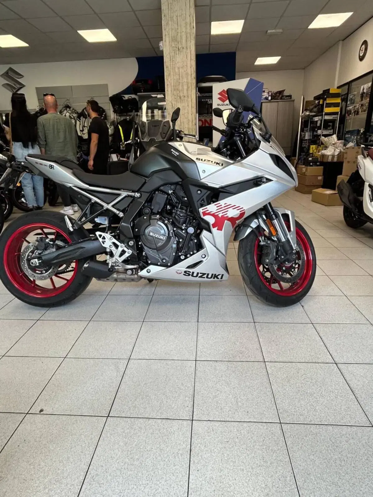 Suzuki GSX-8R (2024 - 26) (3)