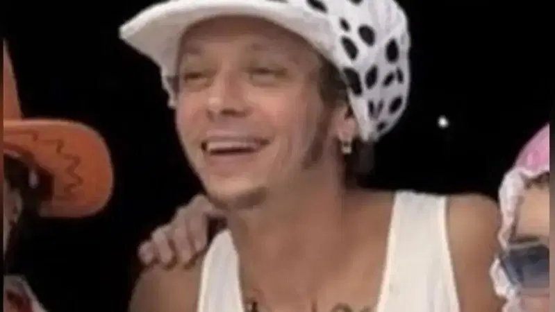 Valentino Rossi diventa Trafalgar Law: il tributo al personaggio di One Piece